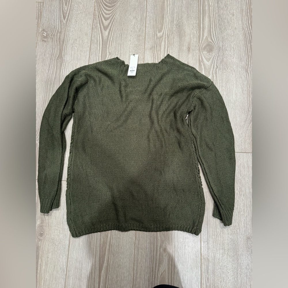 Francesca’s Women’s Knitted Olive Green Women's Boho Chic Sweater - Picture 4 of 6